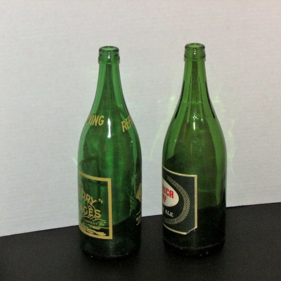 2 Vintage Soda Pop Bottles JERSEY DRY AMERICA DRY GINGER ALE 30 oz Green Glass - Picture 4 of 12